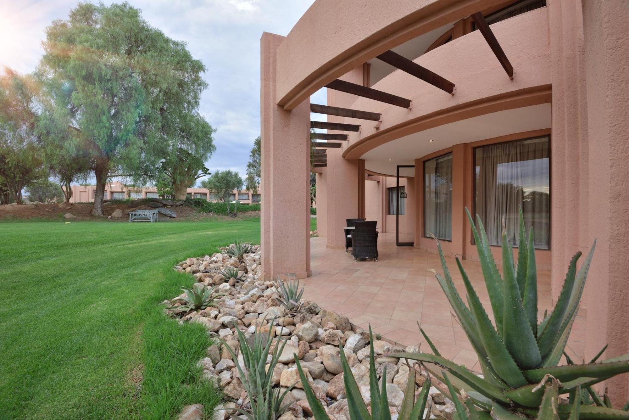 Windhoek Country Club Resort Dış mekan fotoğraf