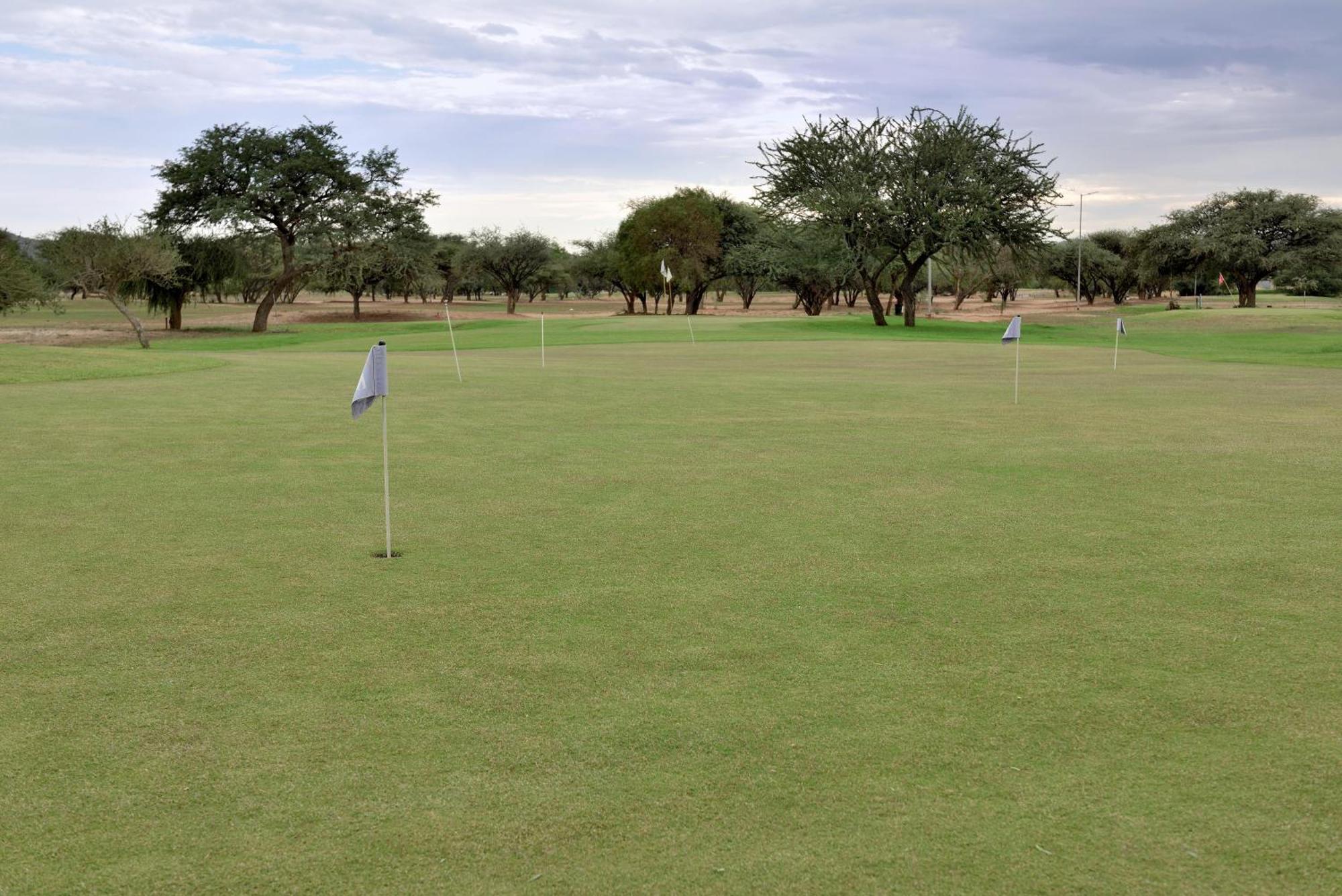 Windhoek Country Club Resort Dış mekan fotoğraf