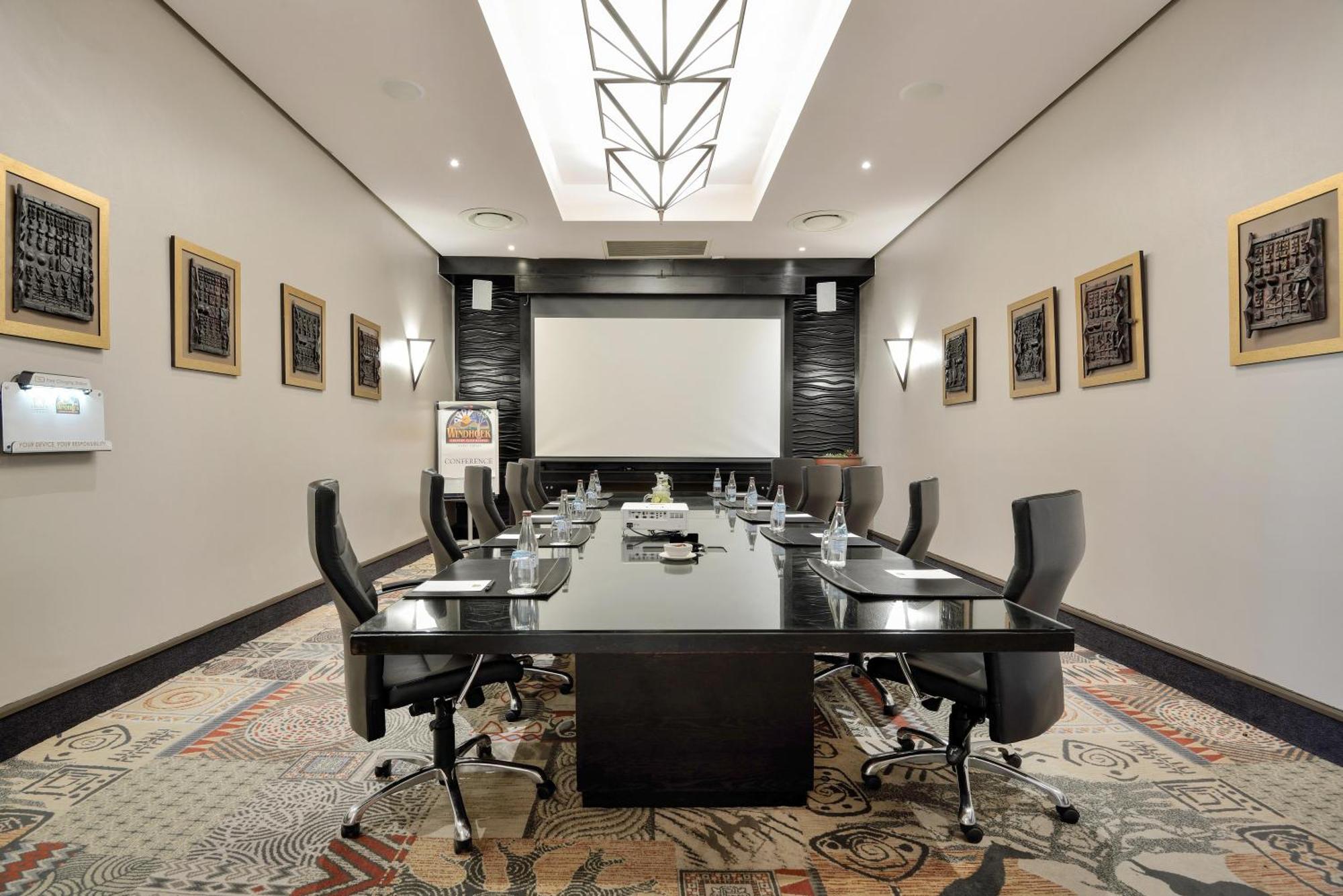 Windhoek Country Club Resort Dış mekan fotoğraf