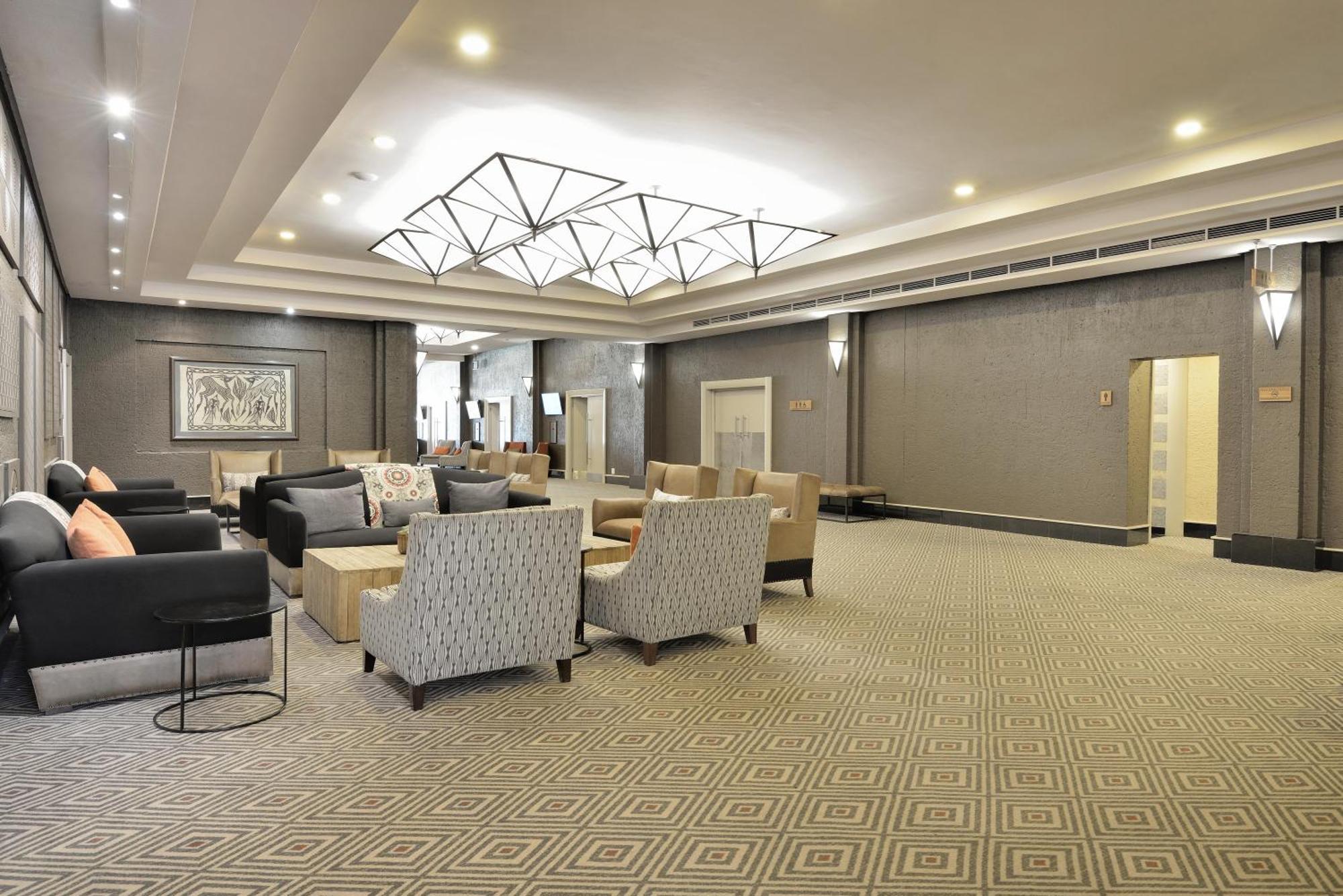Windhoek Country Club Resort Dış mekan fotoğraf