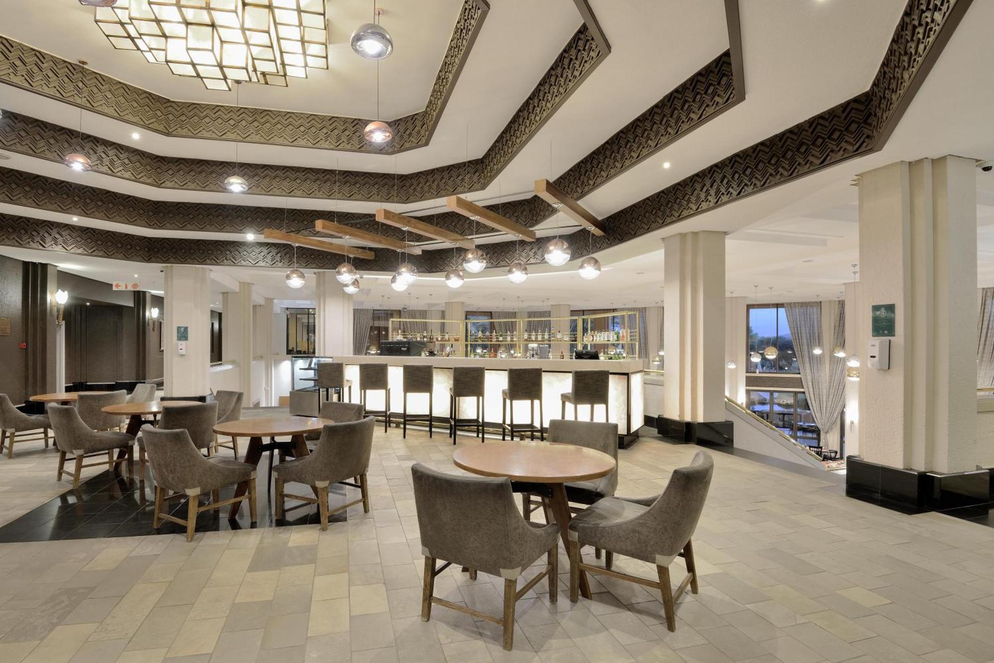 Windhoek Country Club Resort Dış mekan fotoğraf