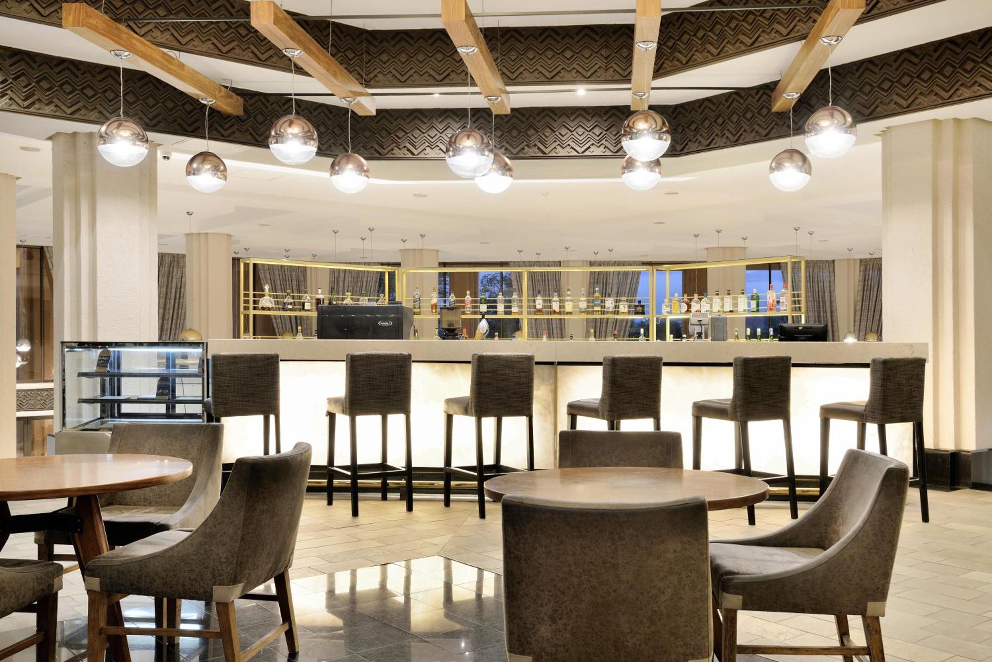 Windhoek Country Club Resort Dış mekan fotoğraf
