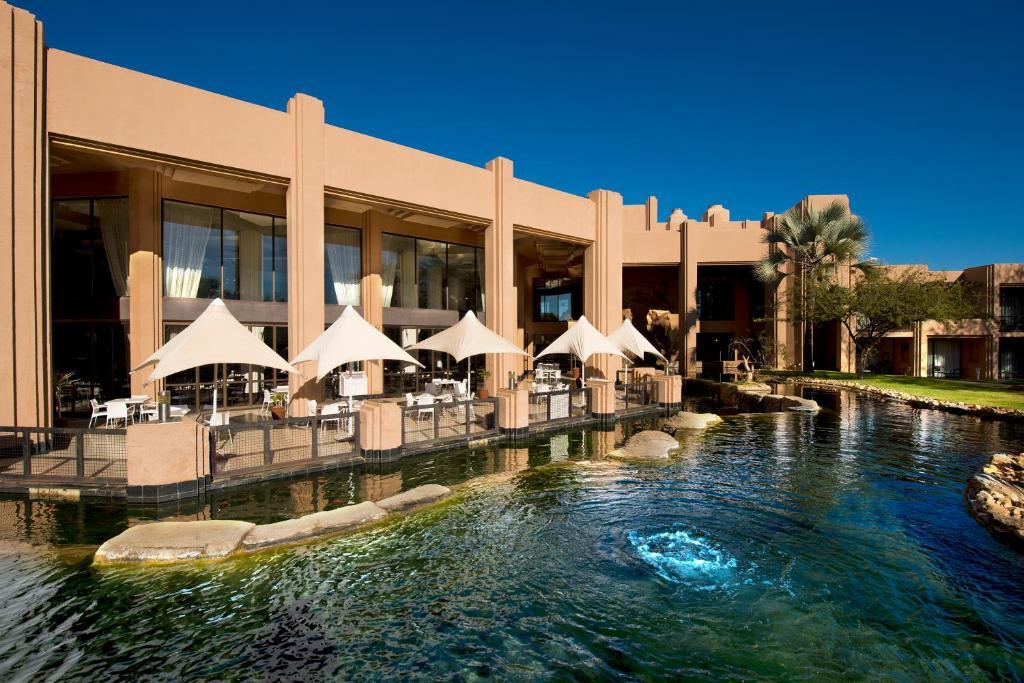 Windhoek Country Club Resort Dış mekan fotoğraf