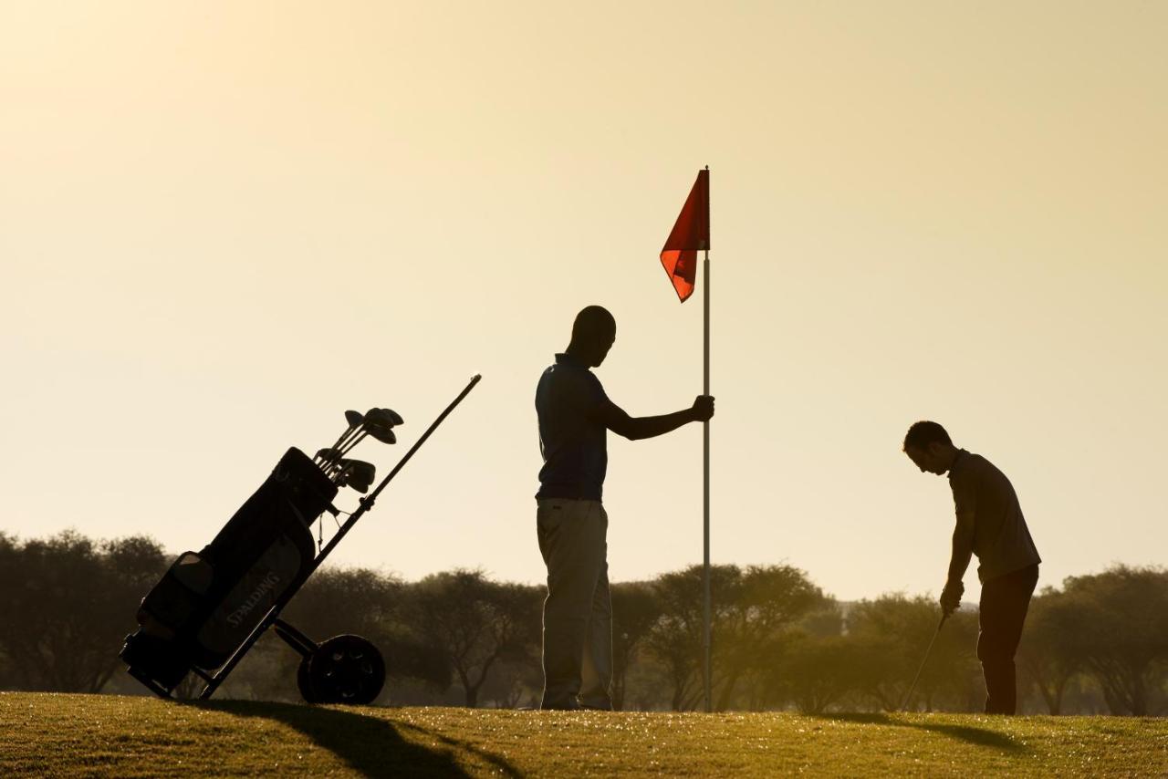 Windhoek Country Club Resort Dış mekan fotoğraf